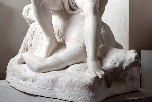 El Hilo Rojo del Destino: Teseo, el Minotauro y la Tragedia del Mar Egeo